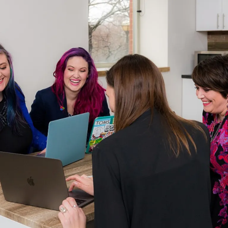 Comment le poste à soudure laser révolutionne la fabrication en nanotechnologie